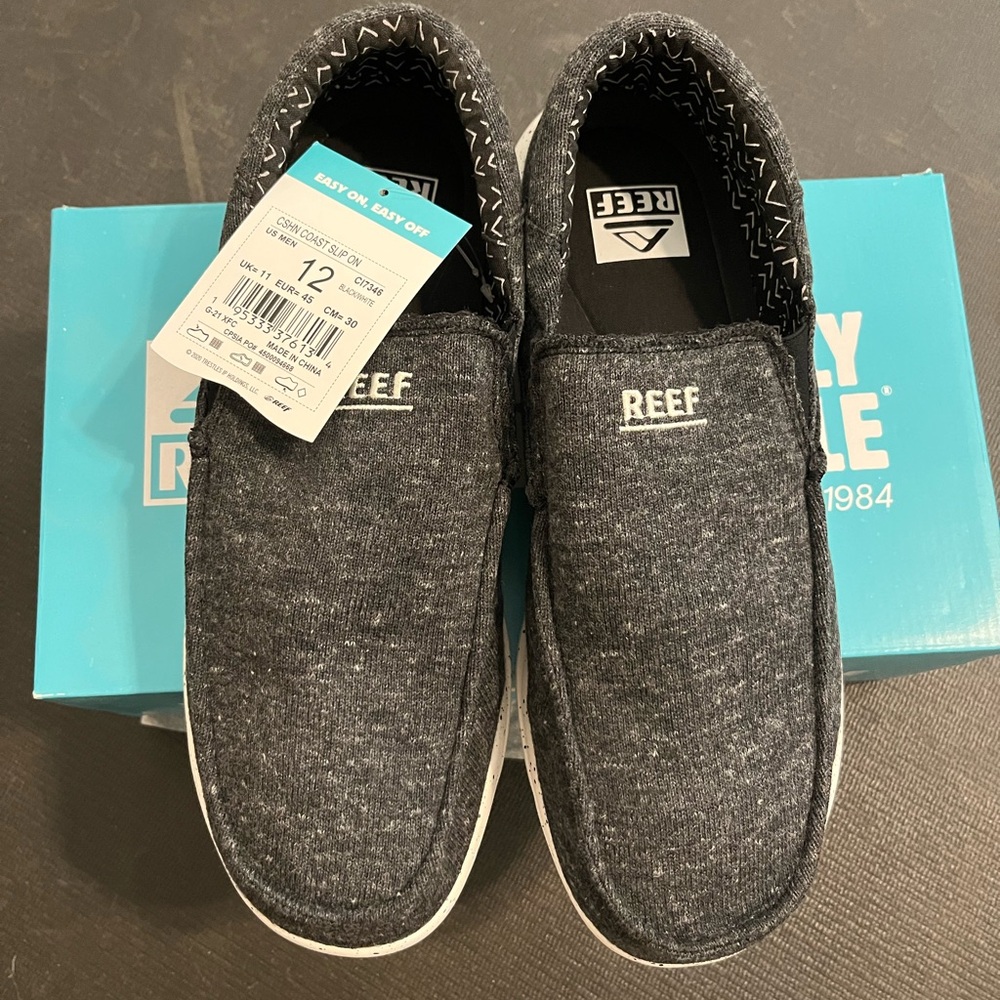 Reef Men's Black cushion coast slip on